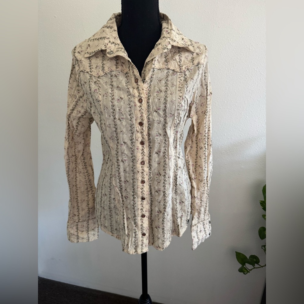 Dollhouse Crinkled Western Long Sleeve Cream/Pink Floral Button-Up